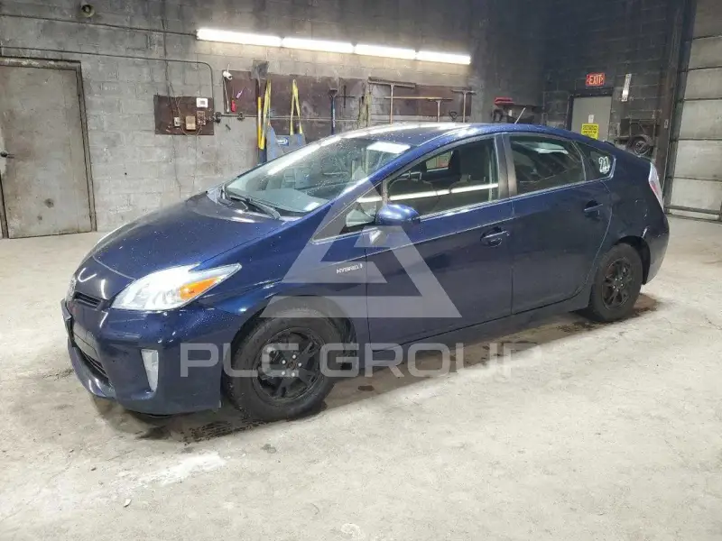2015 Toyota PRIUS фото