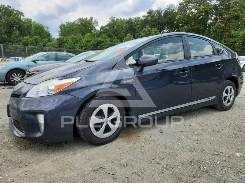 2015 Toyota PRIUS фото
