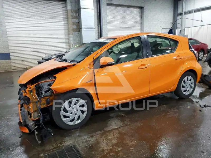 2015 Toyota PRIUS фото