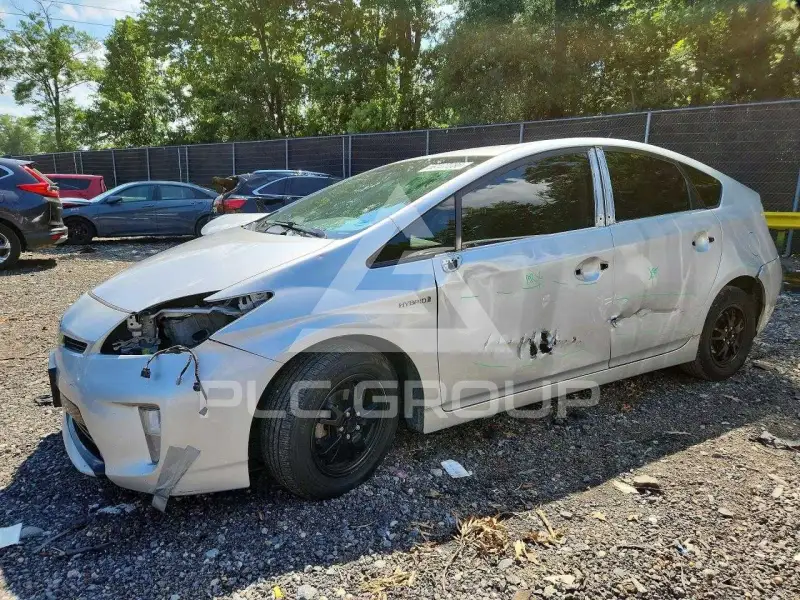2015 Toyota PRIUS фото