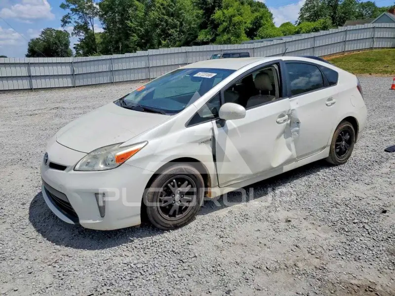 2015 Toyota PRIUS photo