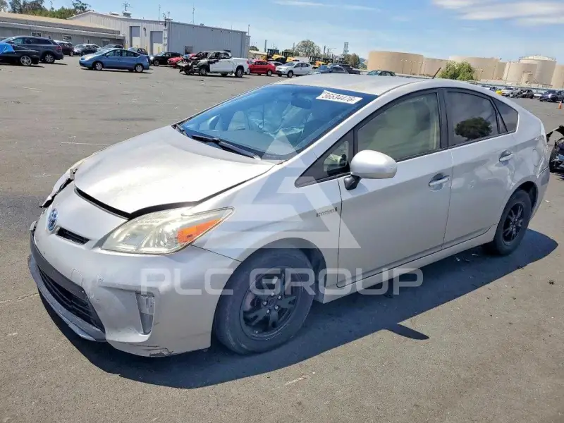 2015 Toyota PRIUS фото