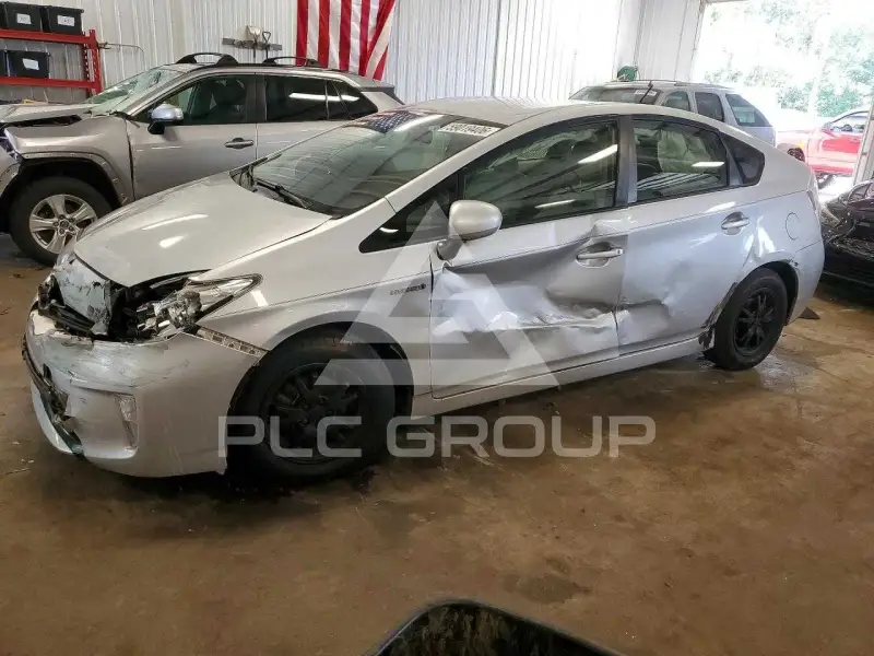 2015 Toyota PRIUS фото