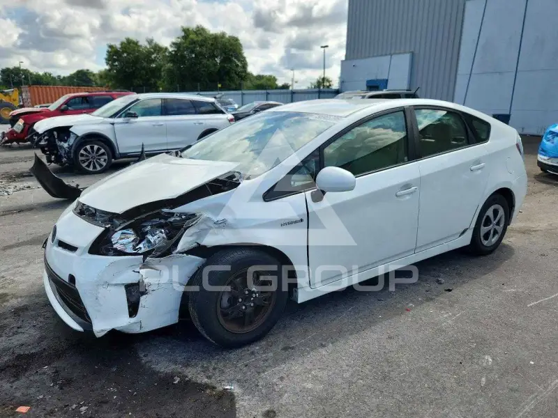 2015 Toyota PRIUS фото