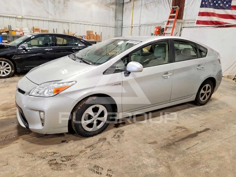 2015 Toyota PRIUS photo