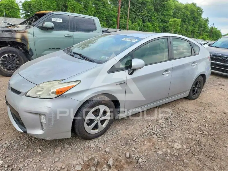 2015 Toyota PRIUS фото