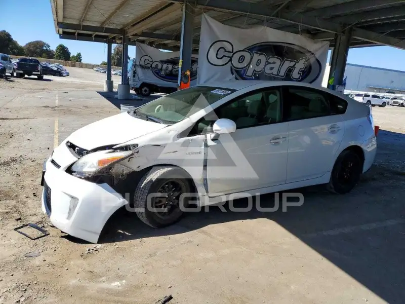 2015 Toyota PRIUS фото