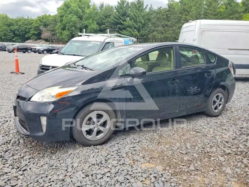 2015 Toyota PRIUS photo