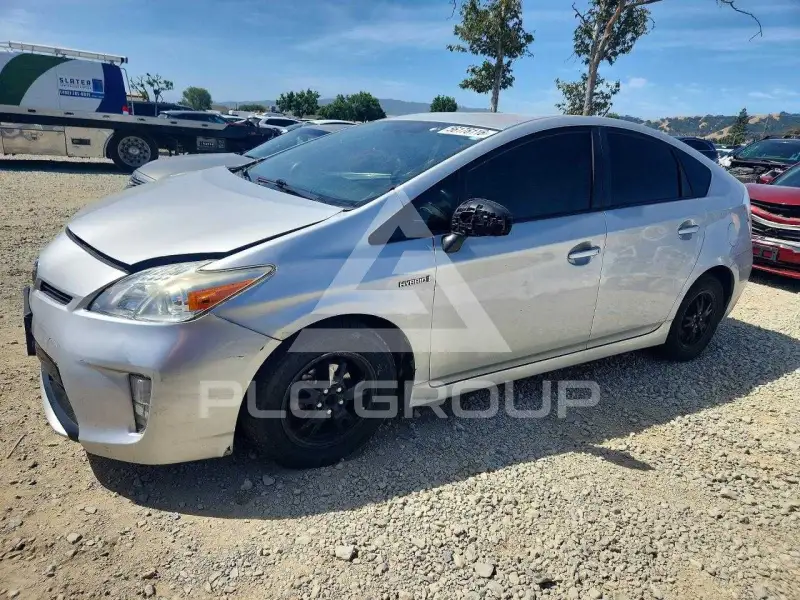 2015 Toyota PRIUS фото