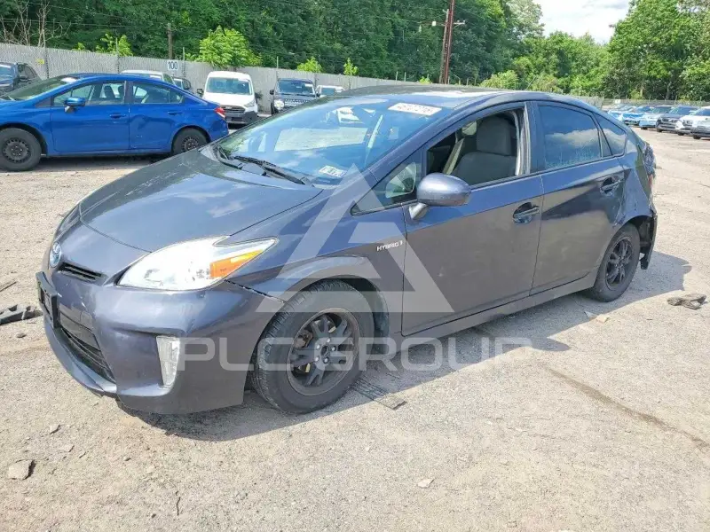 2015 Toyota PRIUS фото