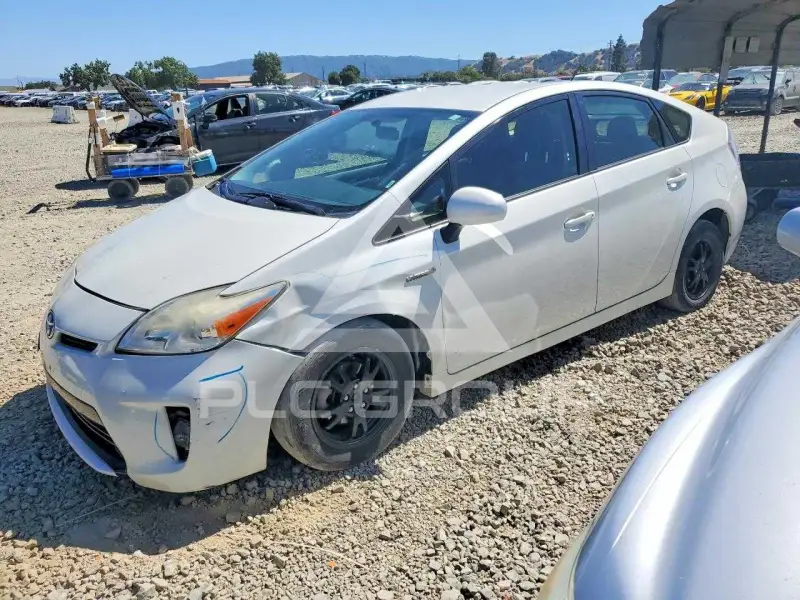 2015 Toyota PRIUS фото