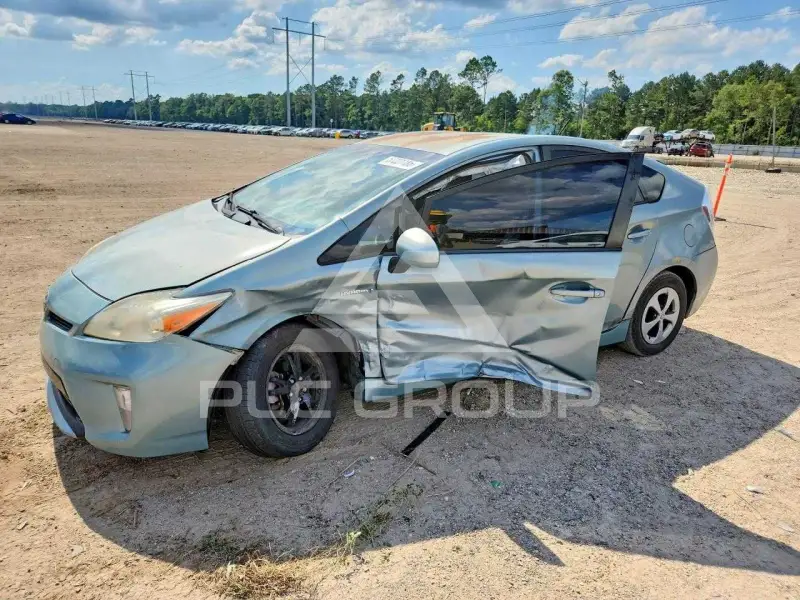 2015 Toyota PRIUS photo