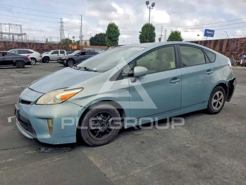 2015 Toyota PRIUS фото