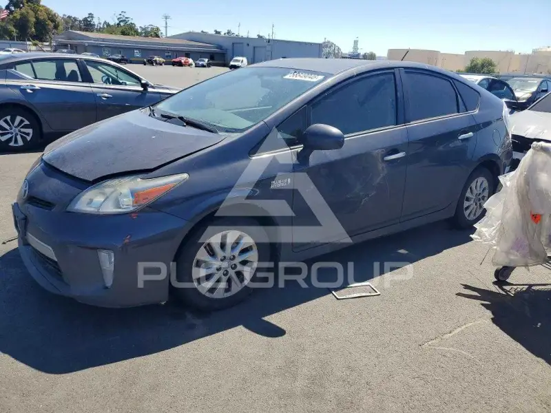 2015 Toyota PRIUS фото