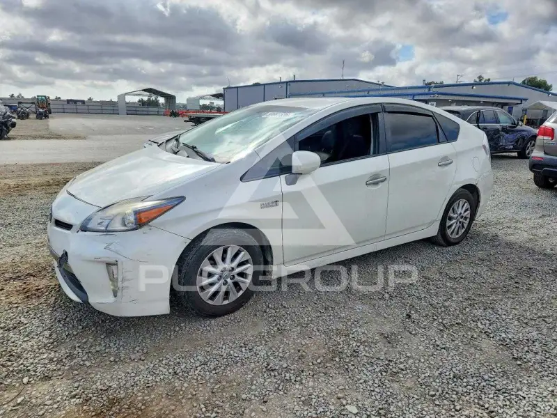 2015 Toyota PRIUS photo