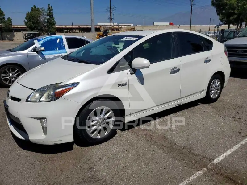 2015 Toyota PRIUS фото