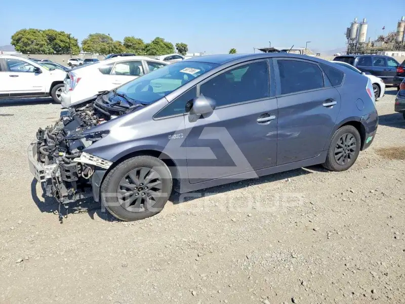 2015 Toyota PRIUS photo