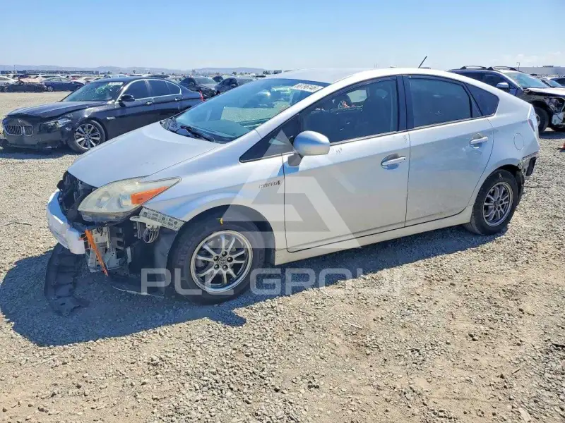 2015 Toyota PRIUS фото