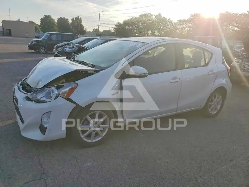 2015 Toyota PRIUS фото