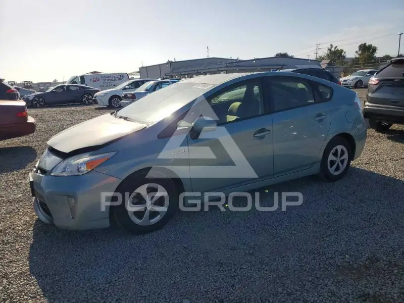 2015 Toyota PRIUS photo
