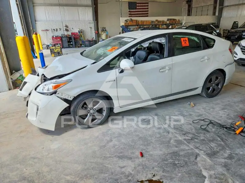 2015 Toyota PRIUS фото