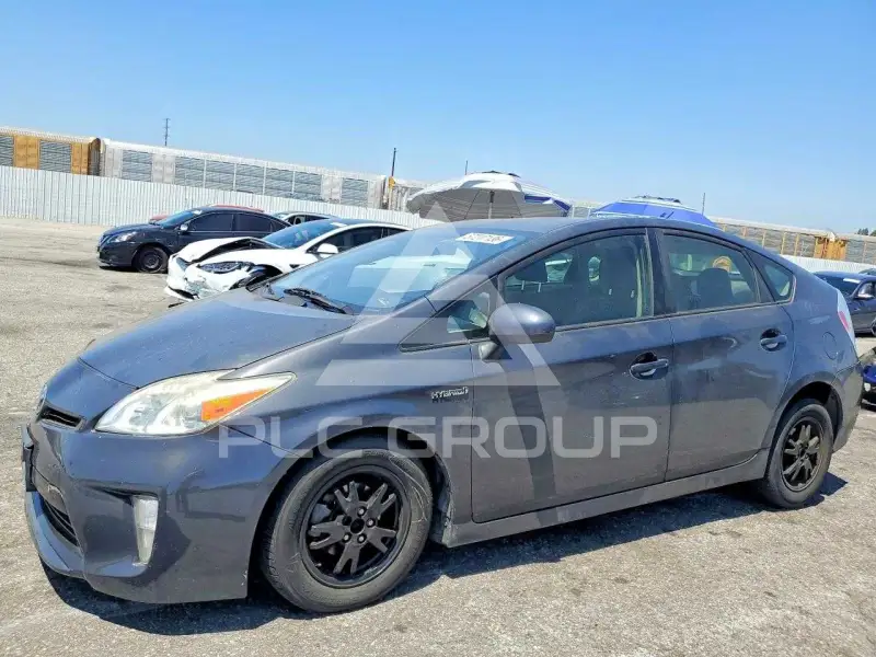 2015 Toyota PRIUS фото