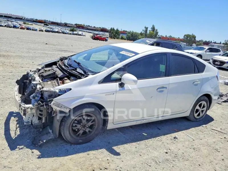 2015 Toyota PRIUS фото