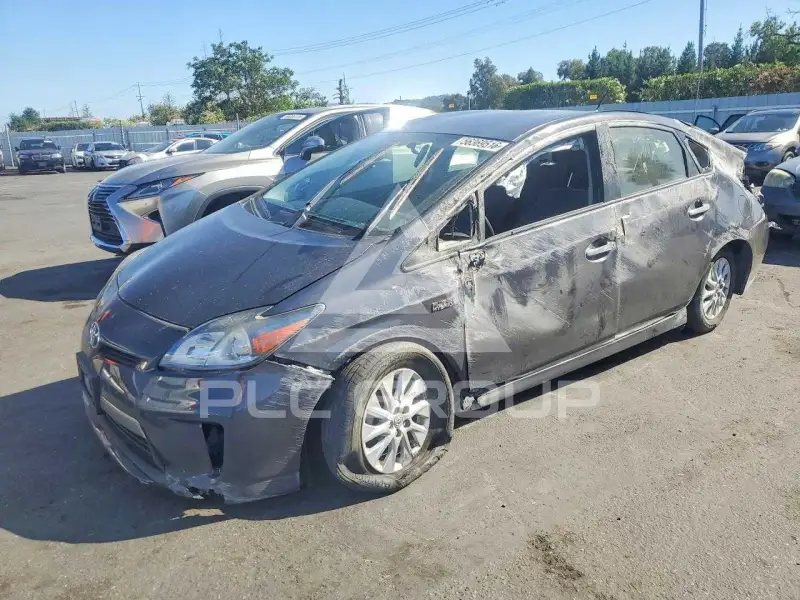 2015 Toyota PRIUS photo