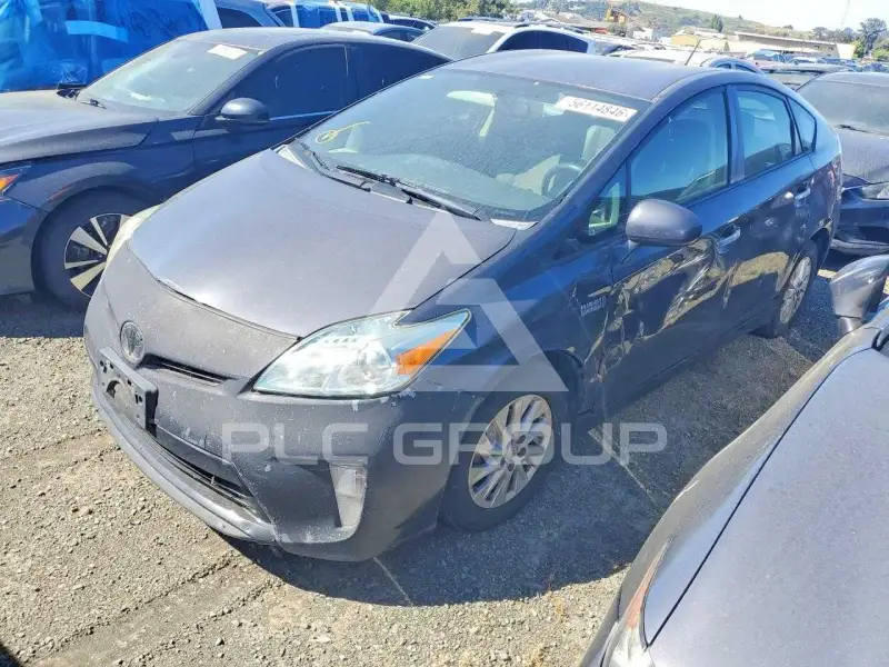 2015 Toyota PRIUS photo