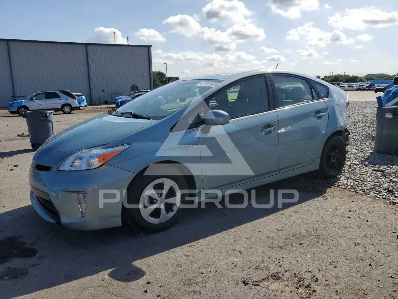2015 Toyota PRIUS photo