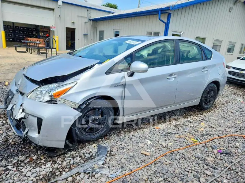 2015 Toyota PRIUS photo