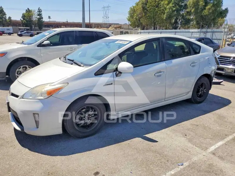 2015 Toyota PRIUS photo