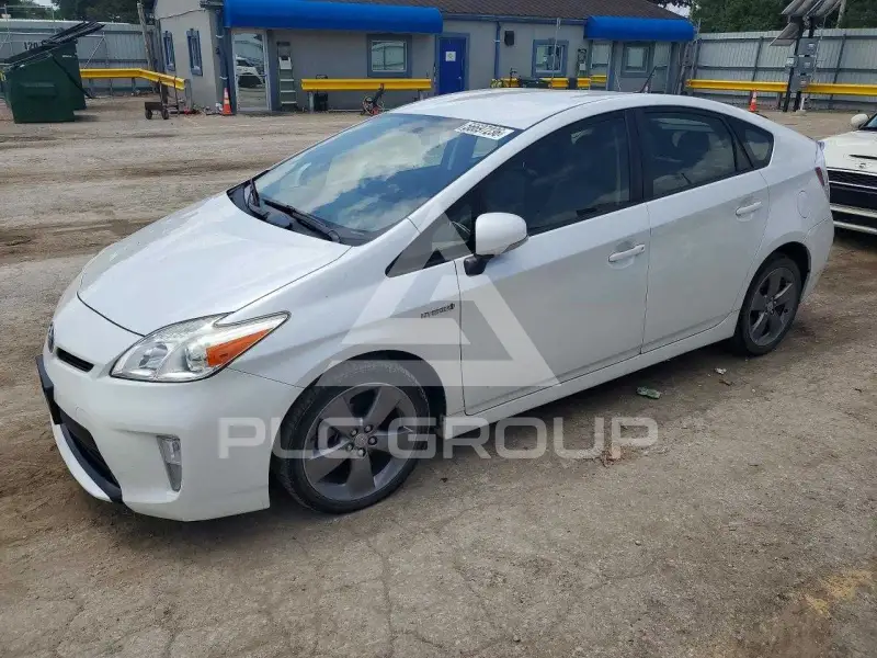 2015 Toyota PRIUS фото