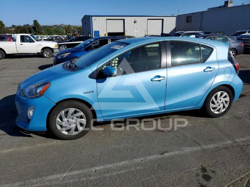 2015 Toyota PRIUS photo