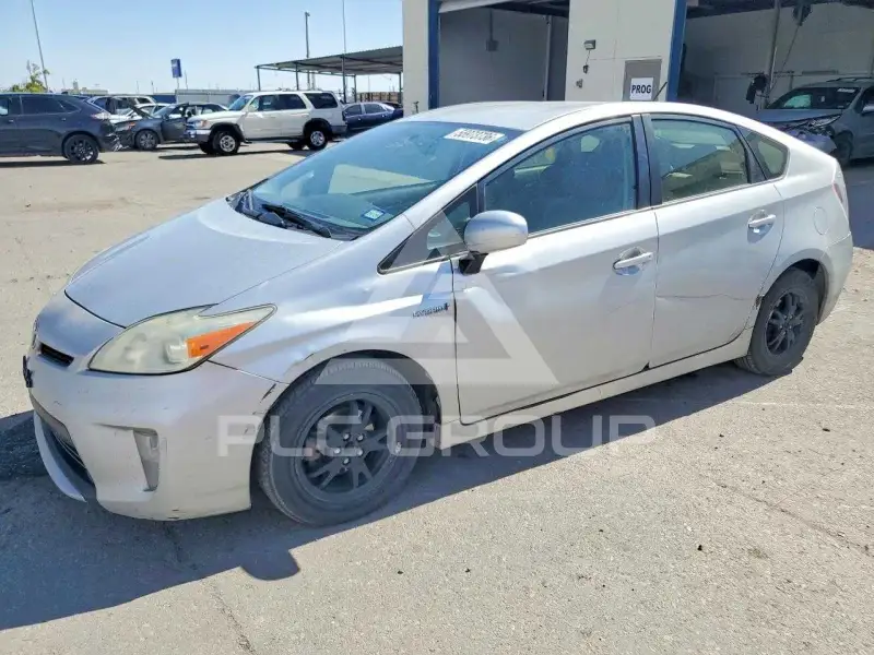 2015 Toyota PRIUS фото