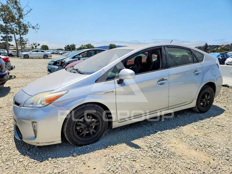 2015 Toyota PRIUS фото