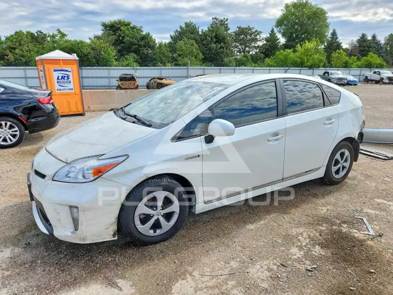 2015 Toyota PRIUS photo