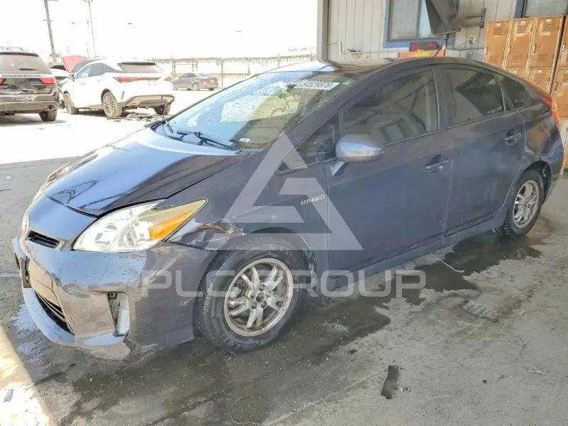 2015 Toyota PRIUS фото