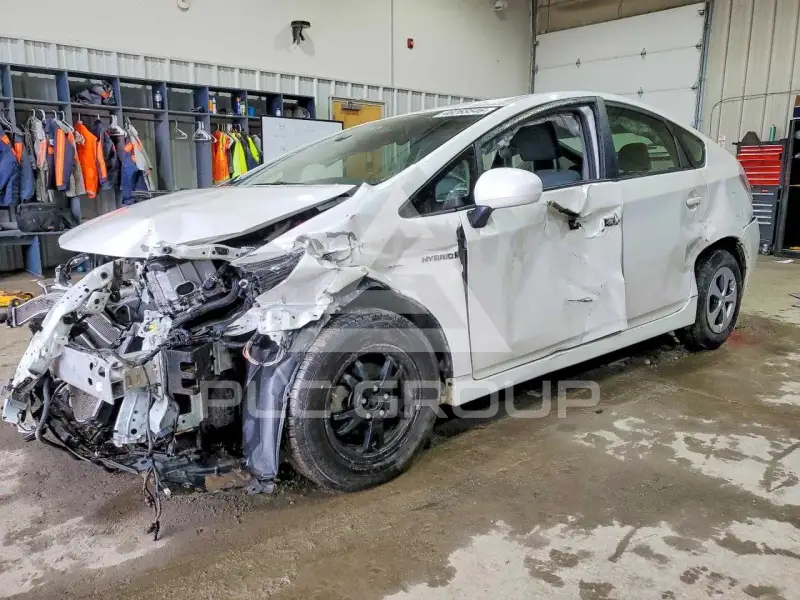 2015 Toyota PRIUS photo
