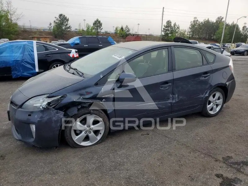 2015 Toyota PRIUS фото