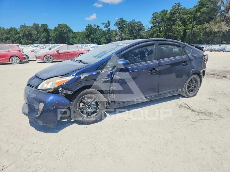 2015 Toyota PRIUS photo