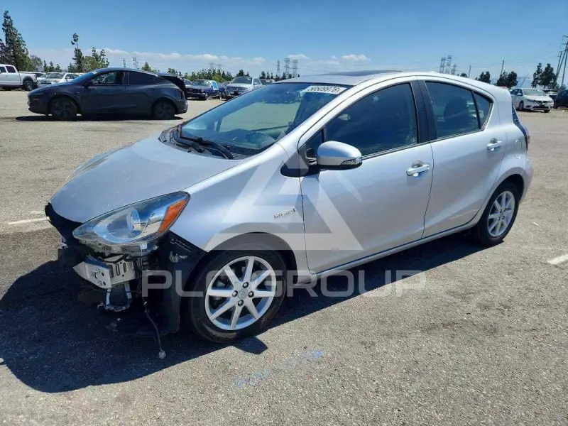 2015 Toyota PRIUS фото