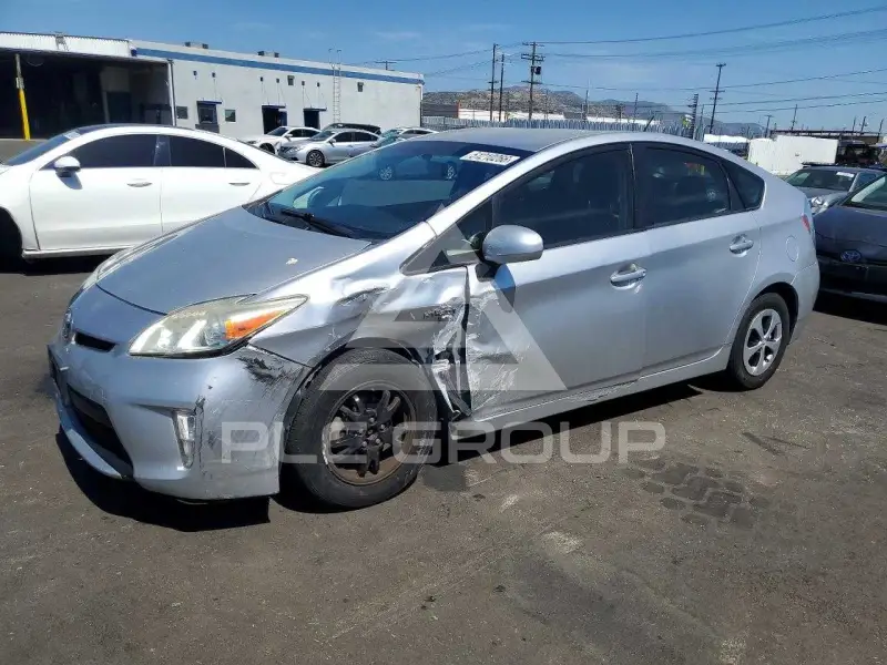 2015 Toyota PRIUS photo