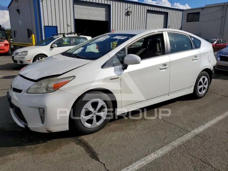 2015 Toyota PRIUS photo