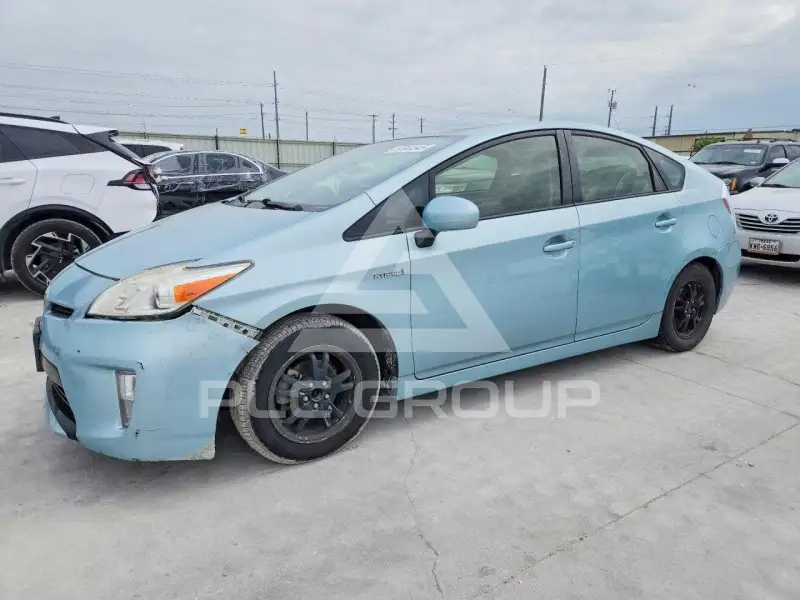 2015 Toyota PRIUS фото