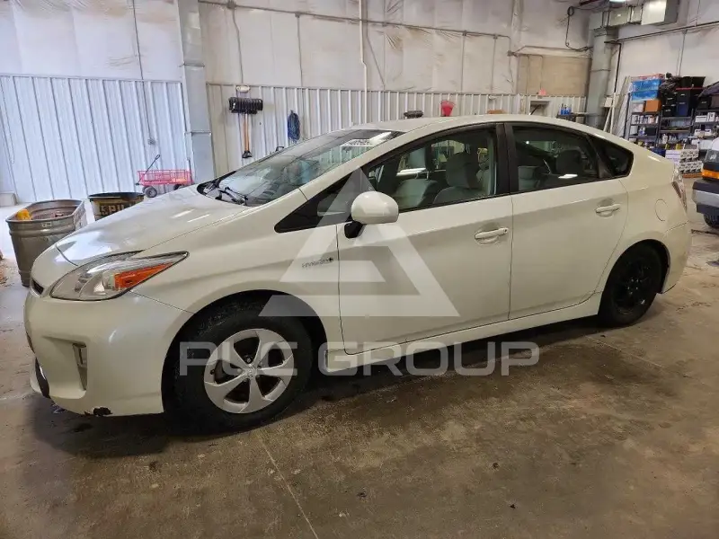 2015 Toyota PRIUS фото