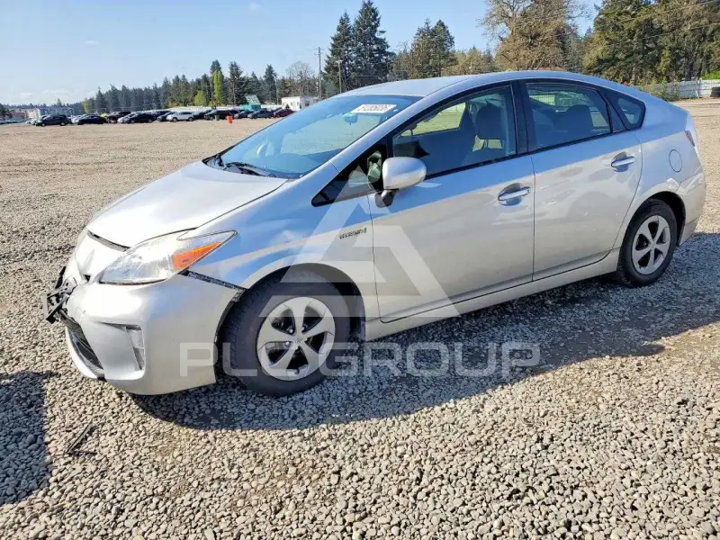2015 Toyota PRIUS photo