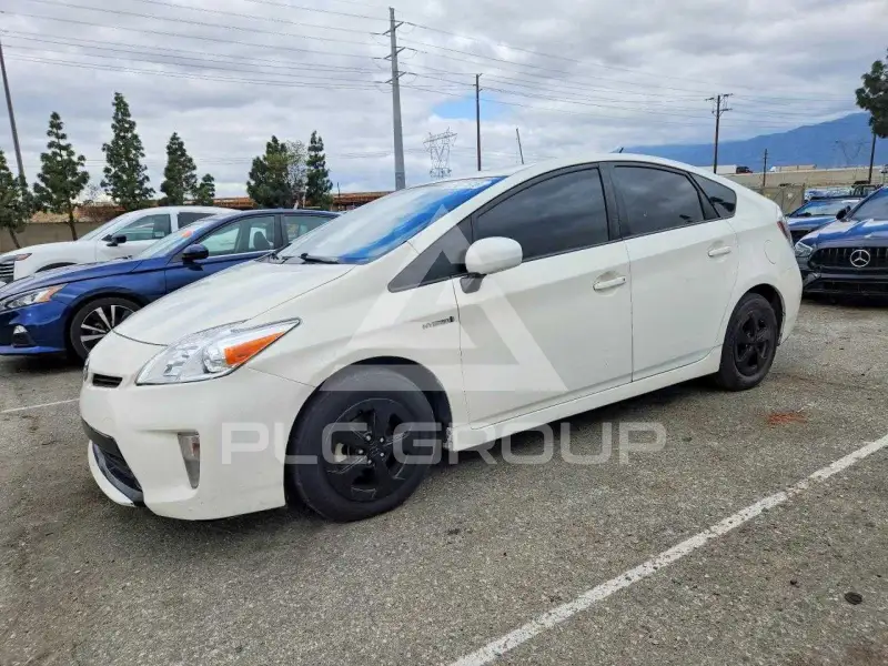 2015 Toyota PRIUS фото