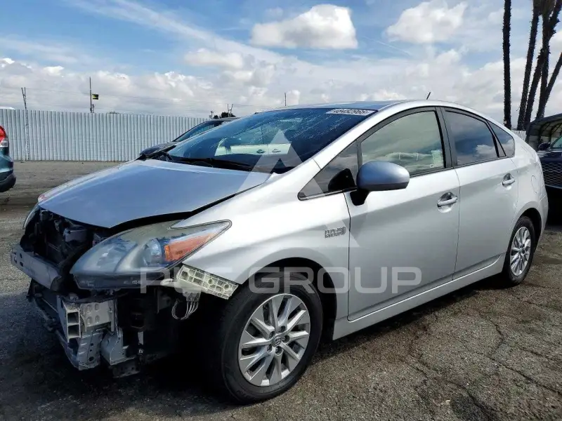 2015 Toyota PRIUS photo