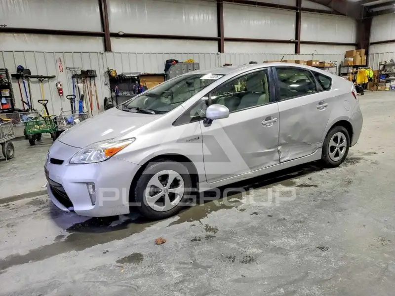 2015 Toyota PRIUS фото